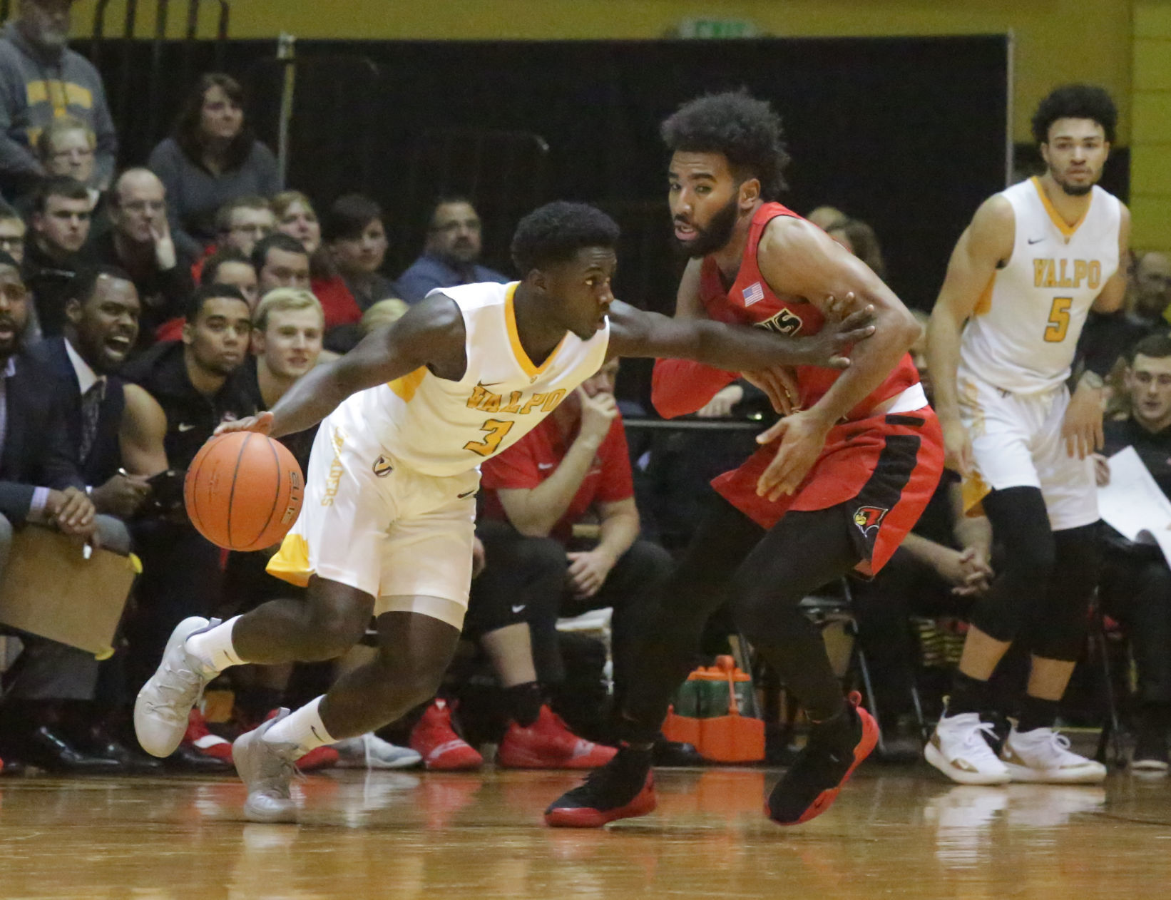 Valparaiso University beats Illinois State in men's basketball